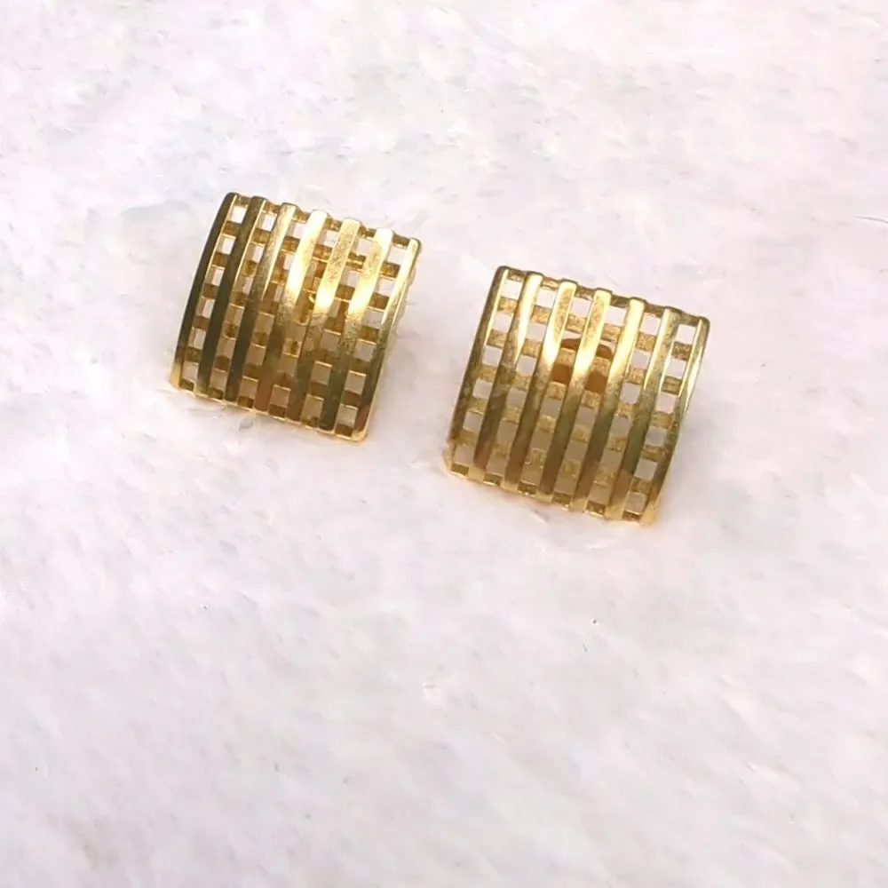 Vintage 80's Goldtone Square Basket Weave Style Pierced Earrings - Picture 2 of 6
